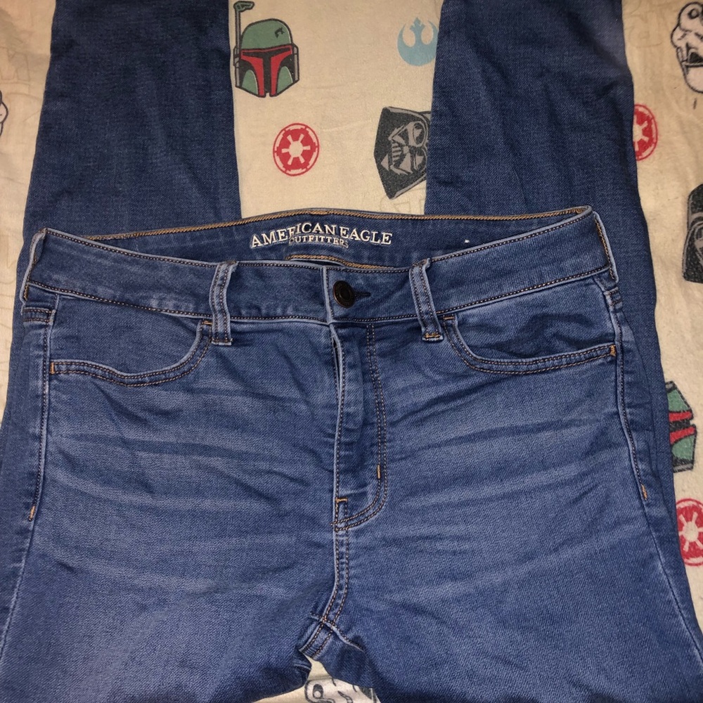 Super Stretch American Eagle Jeggings.